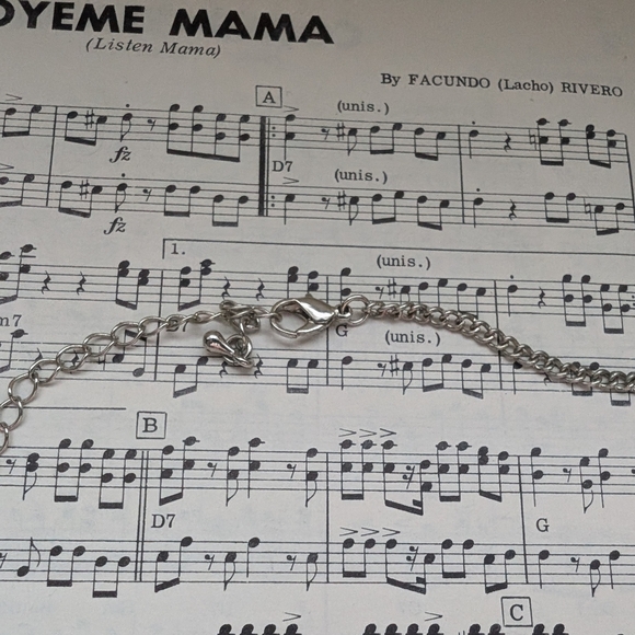 Elegant Silver and Blue Beaded Necklace - Picture 4 of 8